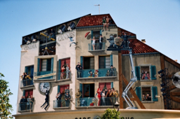Cannes, angemaltes Haus, 2006 &nbsp;- &nbsp;Painted House In Cannes, 2006